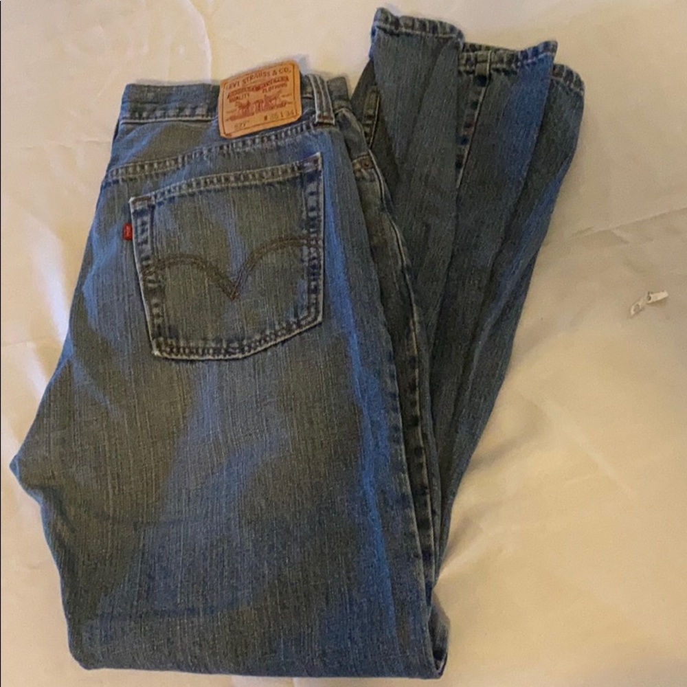 527 low bootcut Levi’s